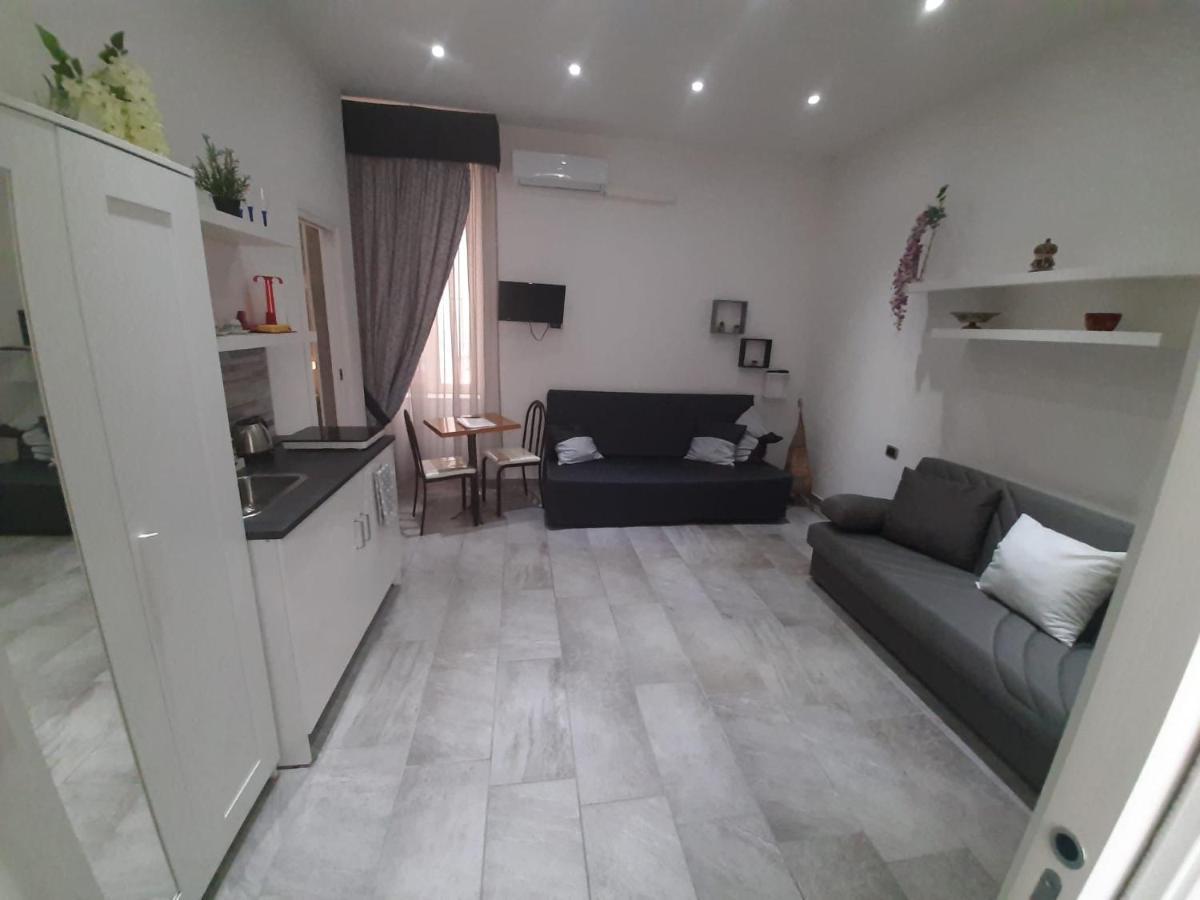 Bed and Breakfast 2 Passi A Napoli Exterior foto