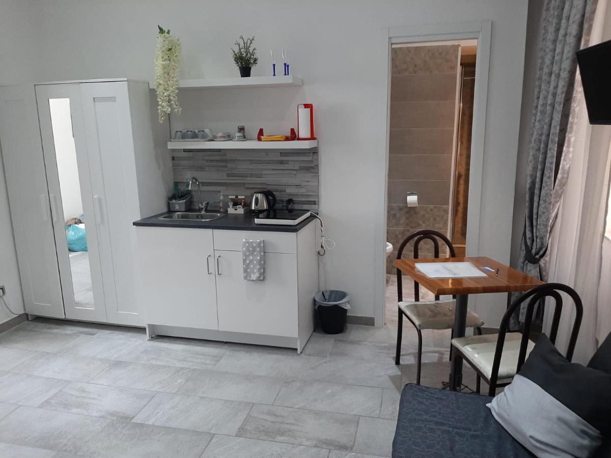 Bed and Breakfast 2 Passi A Napoli Exterior foto